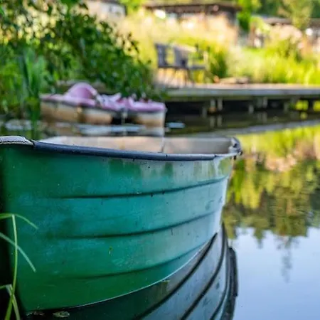 Single-story By The Pond No 9 دارووفكو